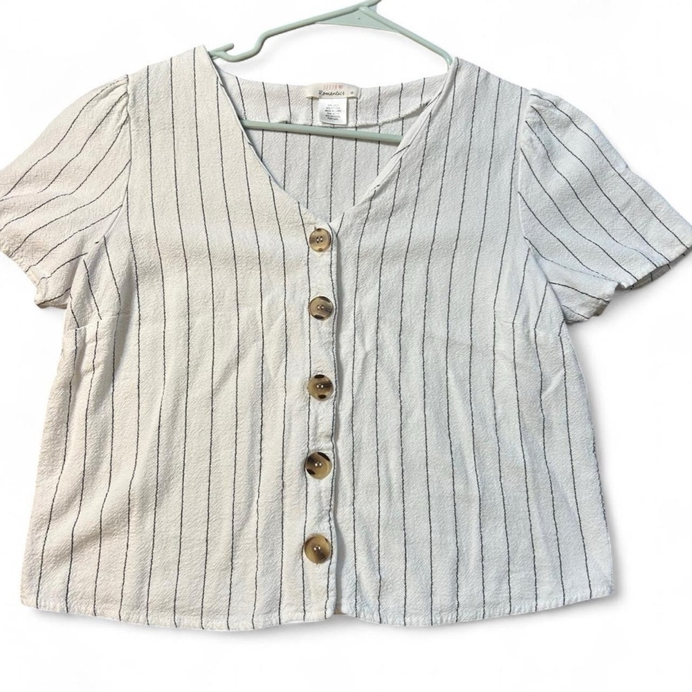 Urban Romantics Linen Blend Crop Button-Up (Size M)
